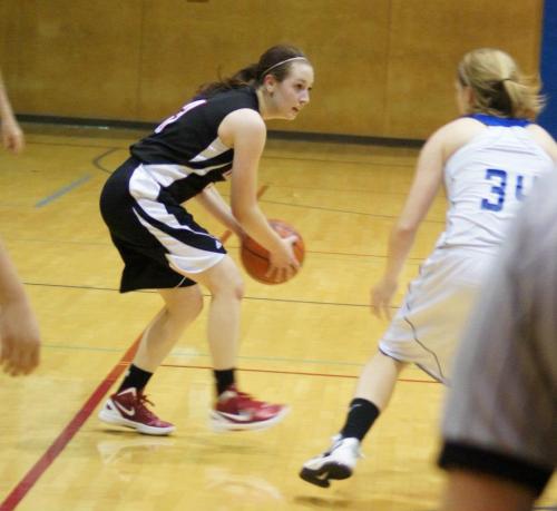 Amanda Fabrizi, getting ready to drive past a defender in a game earlier this season, scored 10 big points against Lakewood Tuesday. (Shelli Trumbull photo)