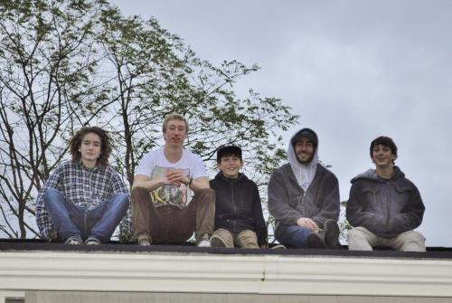 Campbell (second from left) and family, just hangin' out.