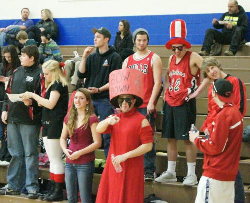 Danny Savalza takes the nightgown on the road and brings his backup band with him.