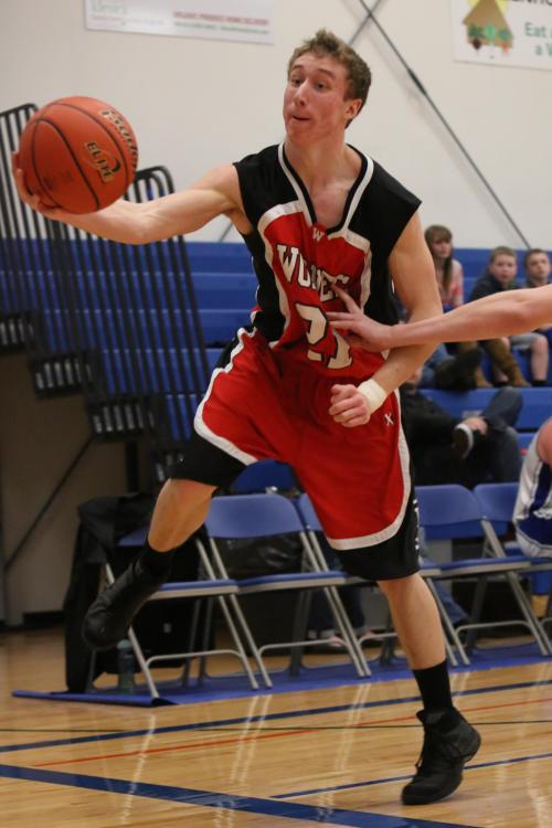 Josiah Campbell pushes his body to the limit in Saturday's win. (John Fisken photos)