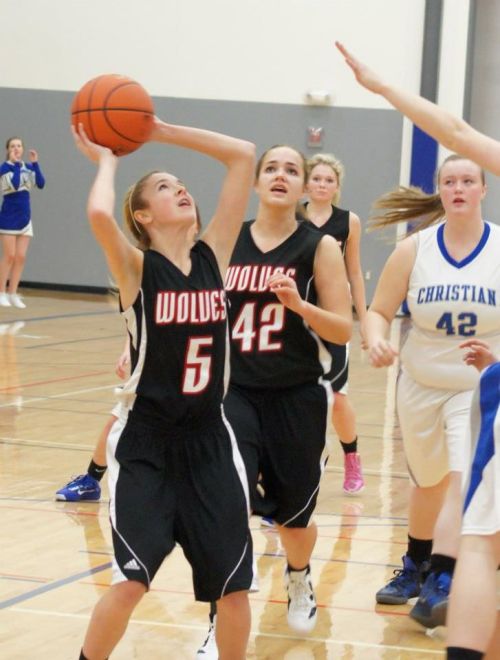 Kacie Kiel is as good as her word, as Wolf vets Bessie Walstad and Breeanna Messner watch.