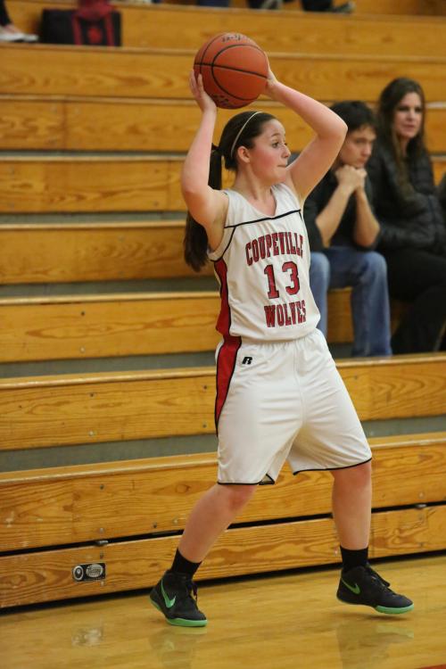 McKayla Bailey at work: "Yeah, you'd better stay over there! They don't call 'em the Elbows o' Death for nothing!!"