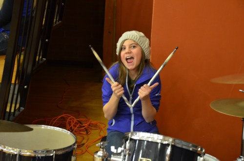 Jae LeVine plays us in. (Robert Bishop photo)