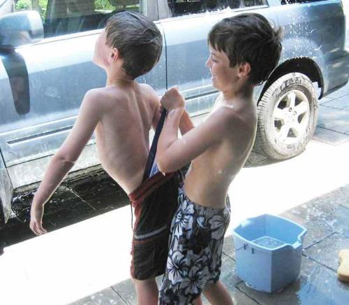 Help me give Canada a righteous wedgie.