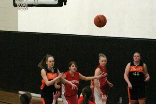 McGranahan and Sage Renninger control the paint Monday. (Kevin McGranahan photo)