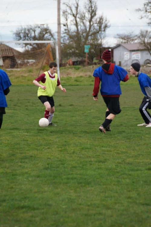 Sean Donley brings the ball up field during practice (Robert Pelant photo)