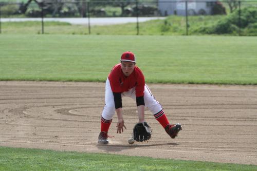 Chan gobbles up a grounder.
