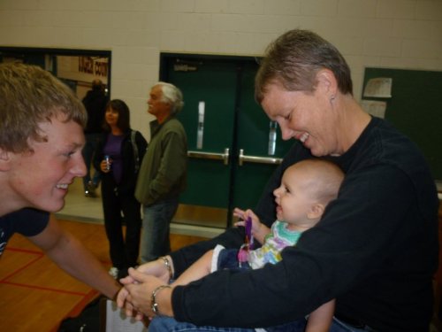 Kim Meche (right) spreading joy. (Janet Stump photo)