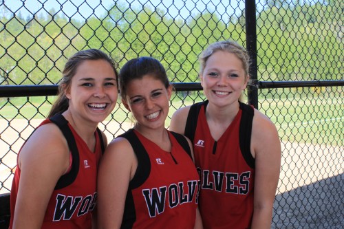 Elena Jimenez Guerra, looking cheerful as always, with teammates Sydney Aparicio (left) and Breeanna Messner. (Amy King photo)