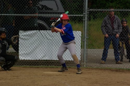 Lauren Rose digs the long ball. (Joe Lippo photo)