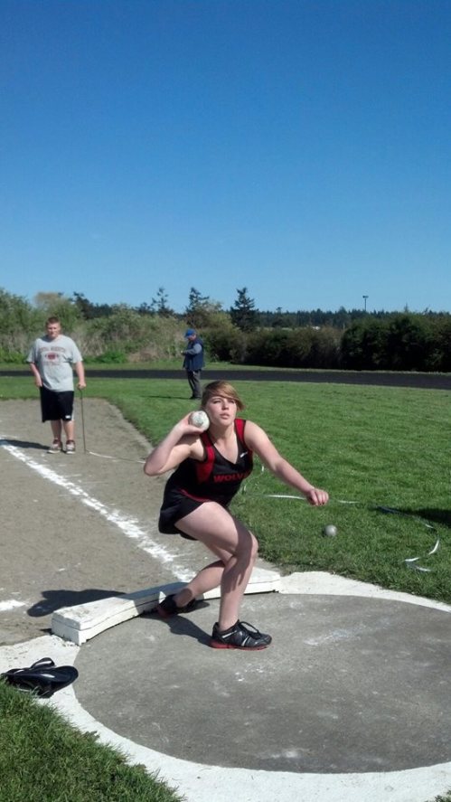 Tiffany Briscoe prepares to launch the shot. (Amy Briscoe photo)