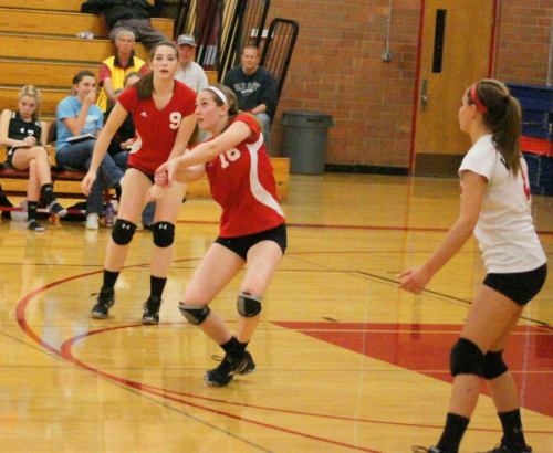 Wolves (l to r) Haley Sherman, Amanda Fabrizi and Sydney Aparicio (Shelli Trumbull photo)