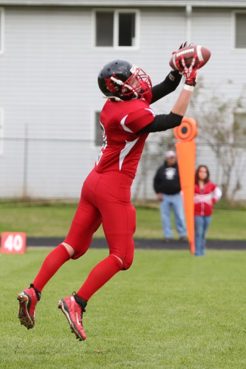 Payne hauls in a Ramon Booker pass.