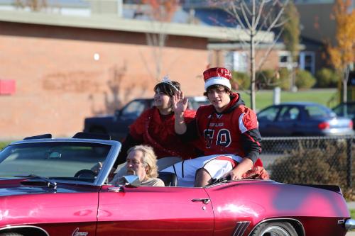 King and Queen Nick Streubel and Heni Barnes. (JF)