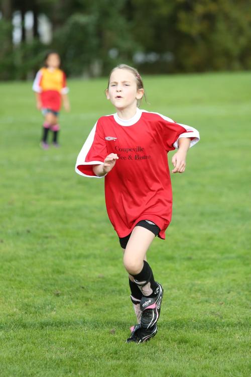 GU-10 2013-10-05 Purple People Eaters vs Coupeville (22)