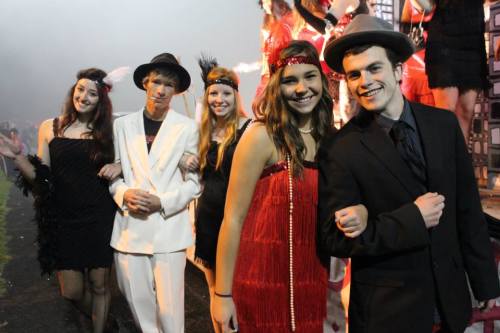 Seniors bust out their roaring '20s moves. (Sylvia Arnold photo)