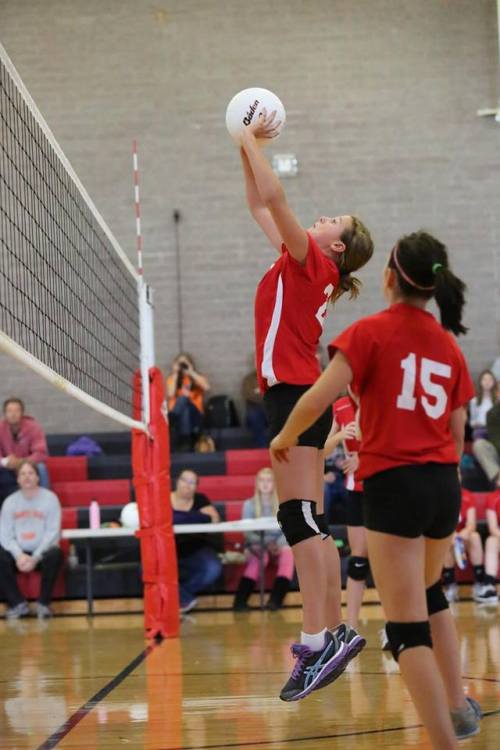 Lindsey Roberts, daughter of former CHS athletes of the year Jon and Sherry (Bonacci) Roberts, skies high. (John Fisken photo)
