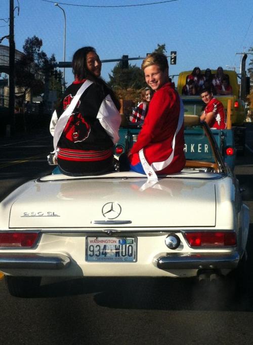 Sophomore royalty Makana Stone and Zane Bundy are drivin' on sunshine. (Janine Bundy photo)