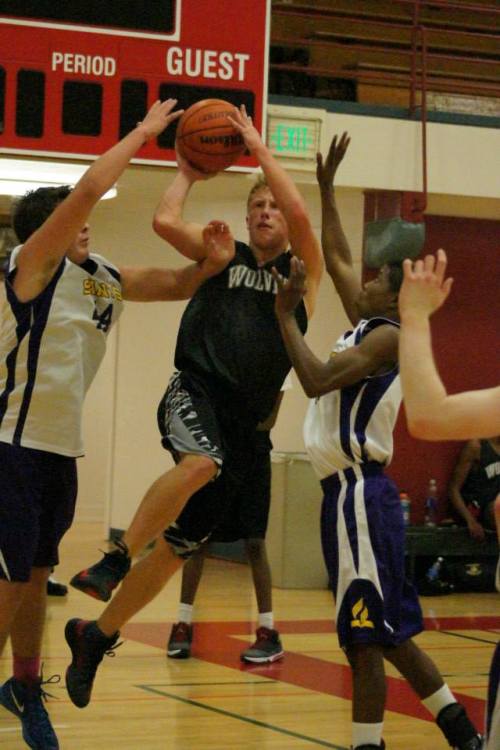 Dalton Martin slices through the defense for a quick two. (Shelli Trumbull photos)