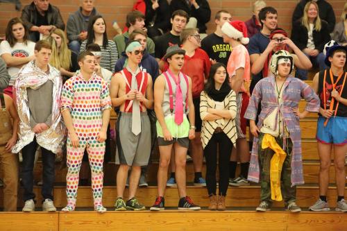 Apparently they all dressed with the lights off...