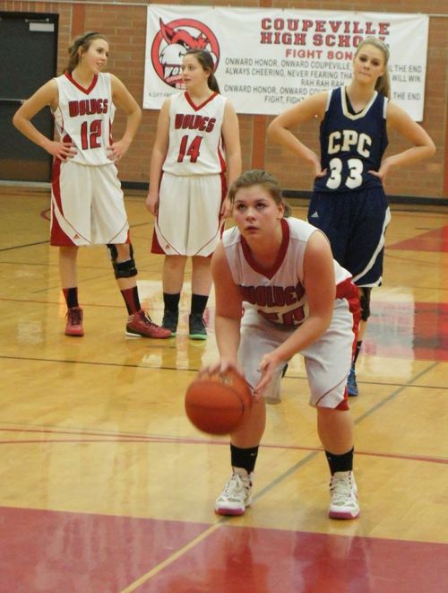 Madeline Strasburg lines up a free throw.