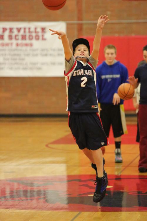 Halftime halfcourt heavin'.