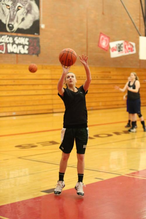 Lauren Grove perfects her shooting touch. (John Fisken photo)