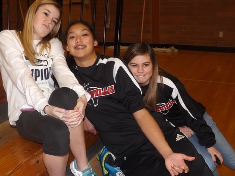 Wolves (l to r) Kacie Kiel, Makana Stone and Jae LeVine hang out. (Amy Briscoe photos)