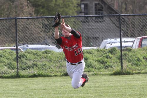 Korbin Korzan lays out for a catch.