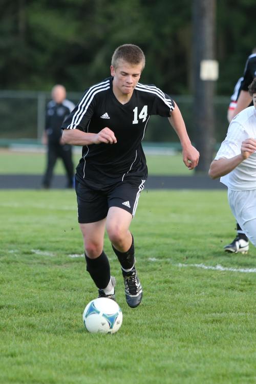 Jared Dickson leads the charge. (John Fisken photos)