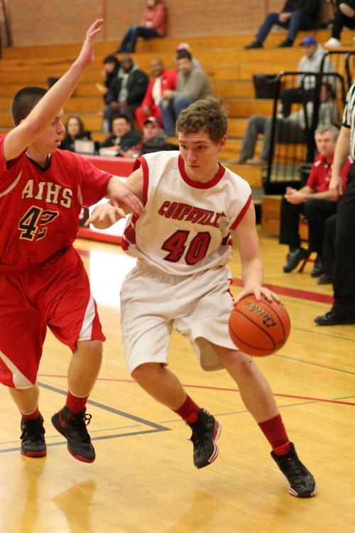 Gabe Wynn drive shard to the hoop. (John Fisken photo)