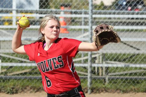 Wolf catcher Breeanna Messner comes up firing and guns down a potential stealer. (John Fisken photo)