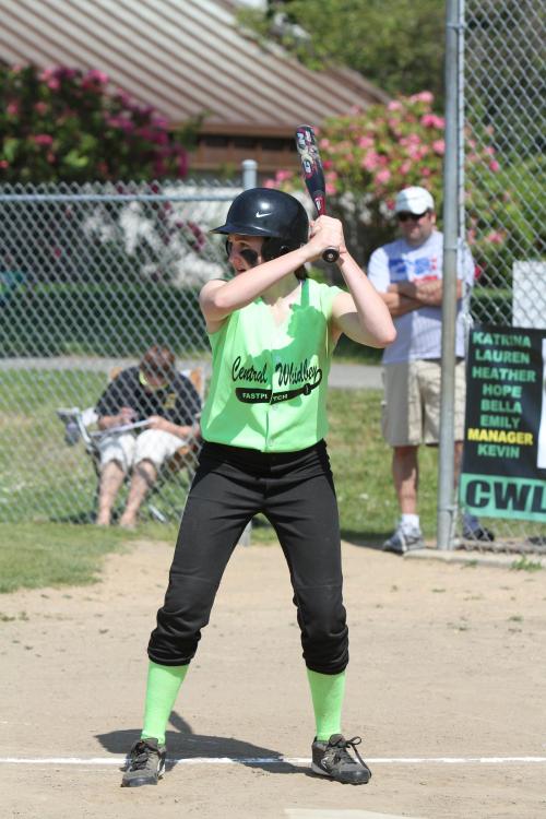 "Yep, keep backin' up. Further ... further ... nope, still gonna hit it over your head."