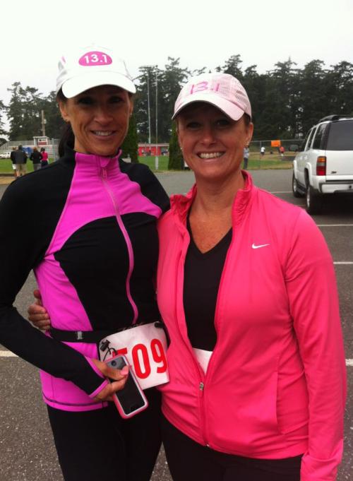 10K runner Abbie Martin with out-of-town friend Sherri Askins.