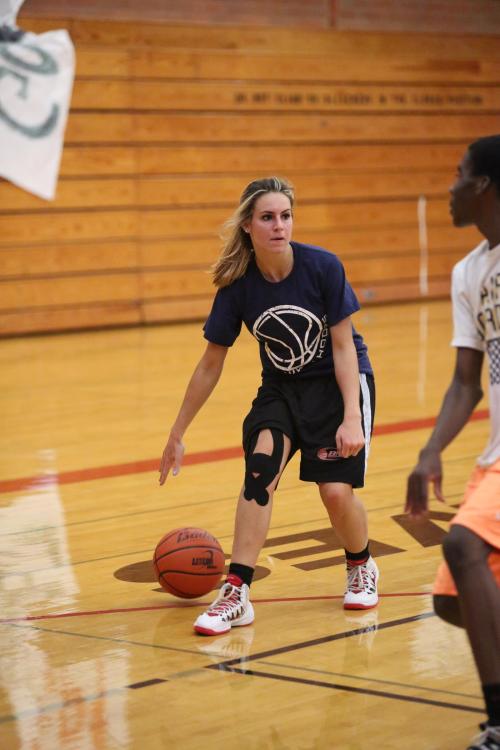 Wynter Thorne (left) works on her game during an open gym. (John Fisken photos)