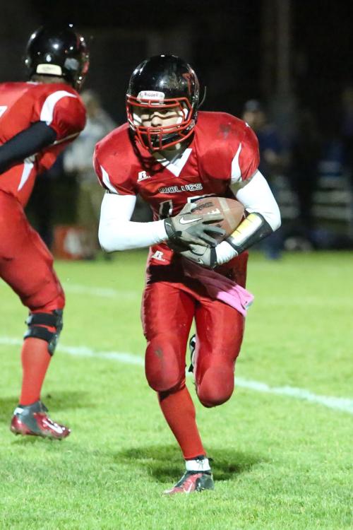 Josh Bayne rumbles for big yards. (John Fisken photo)