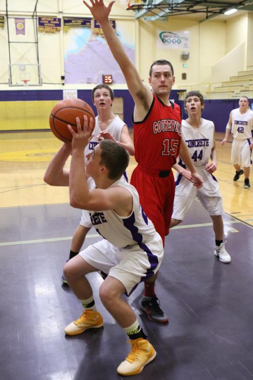 "You shall not pass!!" Aaron Curtin rises up to smite thee. (John Fisken photos)