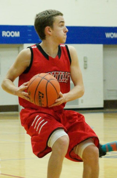 Joel Walstad pumped in seven for the Wolves, who lost for the second straight night.