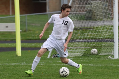 Garrett Compton circles the defense, looking for an opening.