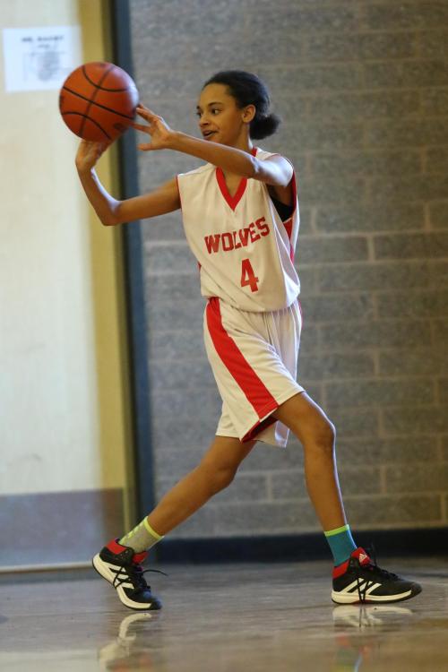 Artful passing like this has been the name of the game for the Wolves all season. (John Fisken photos)