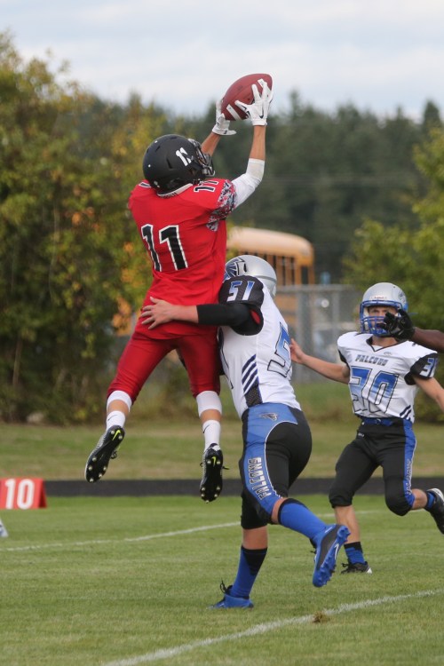 Cameron Toomey-Stout (11) climbs the stairway to football heaven. (John Fisken photos)