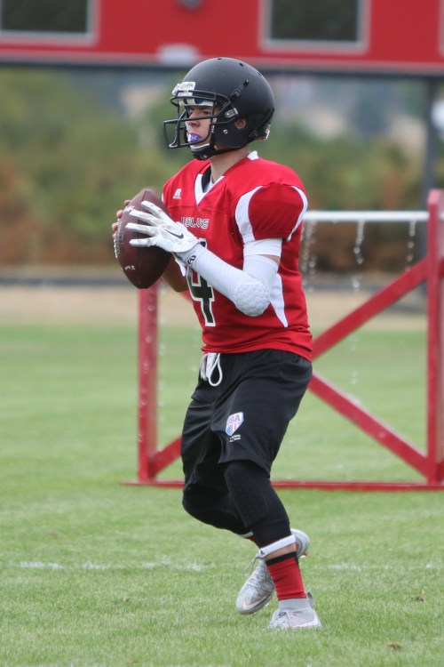 Gabe Eck comes out firing. (John Fisken photo)