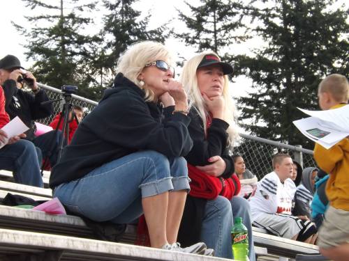 That moment when Wolf moms photograph other Wolf moms in their natural environment.