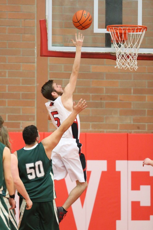 Jordan Ford, seen here in an earlier game, scored a team-high 14 Thursday. (John Fisken photo)