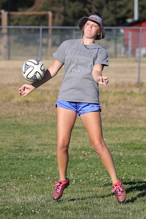 Ema Smith: "Guys! Guyyyyssss!!!! Stop tryin' to hit me in the freakin' face, you psychos!!"