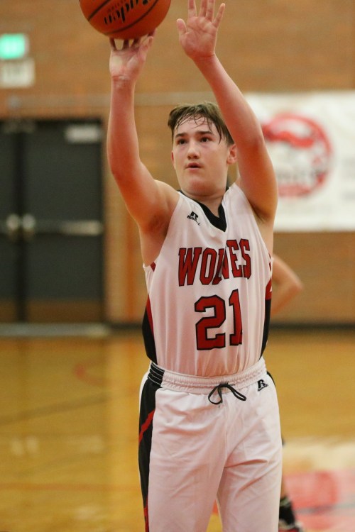 Ethan Spark dropped seven in his first game of the season. (John Fisken photos)