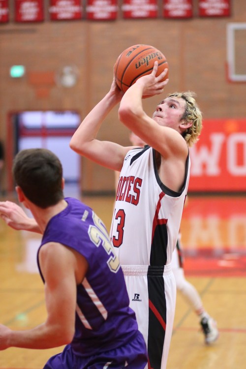 Steven Cope goes up strong Monday night. (John Fisken photo)