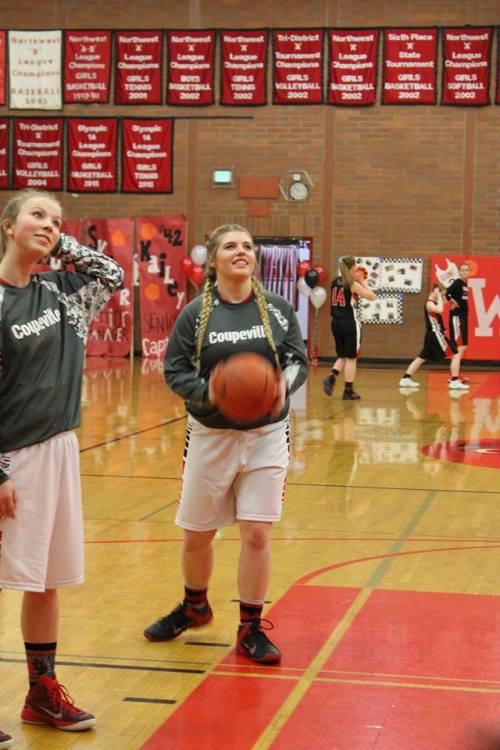 Allison Wenzel (left) and Tiffany Briscoe are postseason vets. (Sylvia Hurlburt photo)